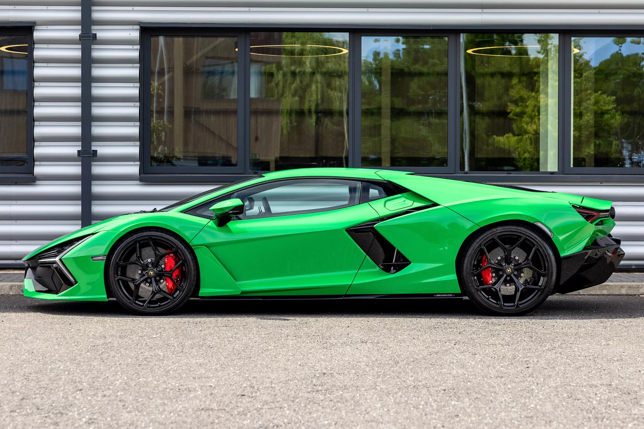 Verde Viper Lamborghini Revuelto