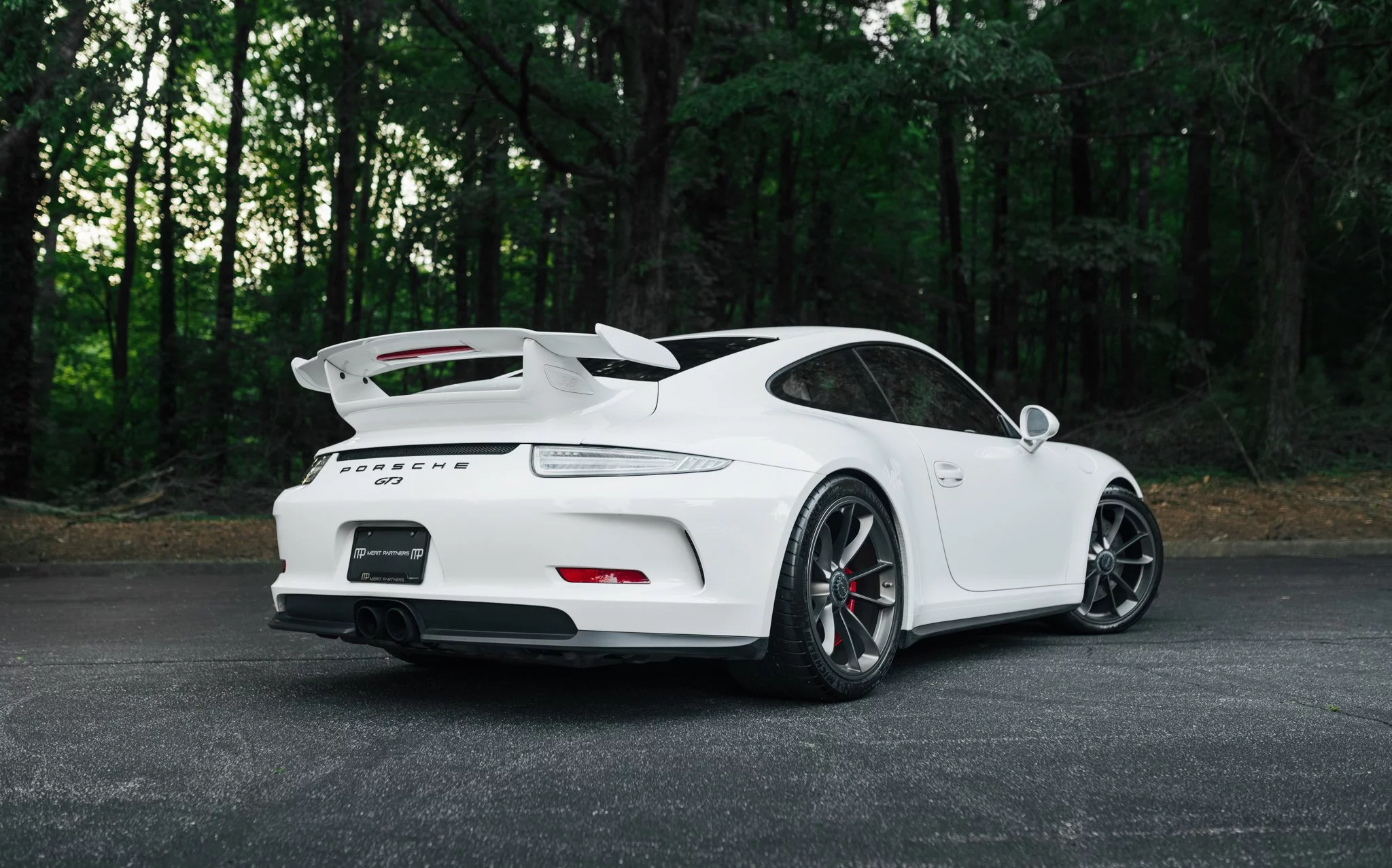 Pure White Porsche 911 GT3