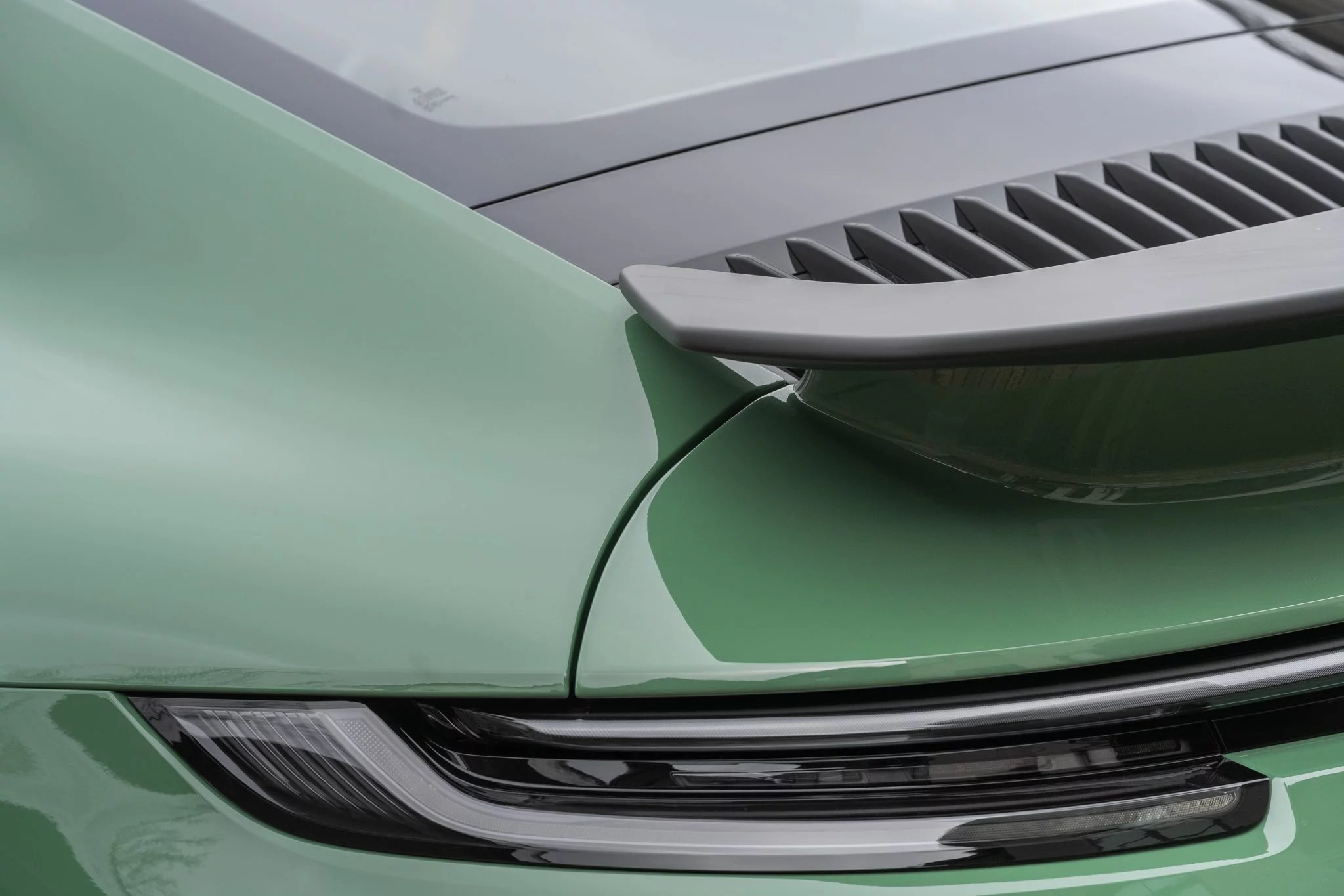 Auratium Green Porsche 911 Dakar