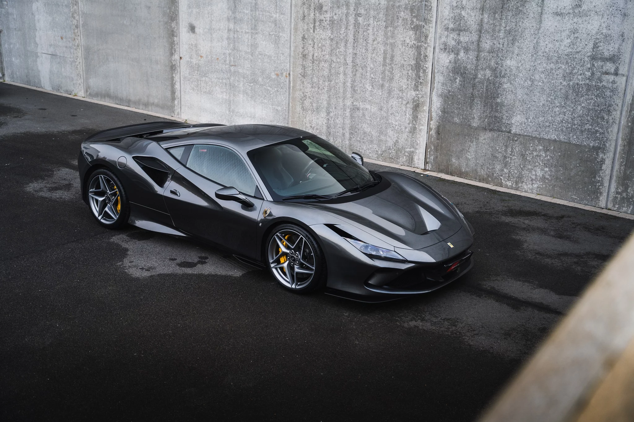 Grigio Silverstone Ferrari F8