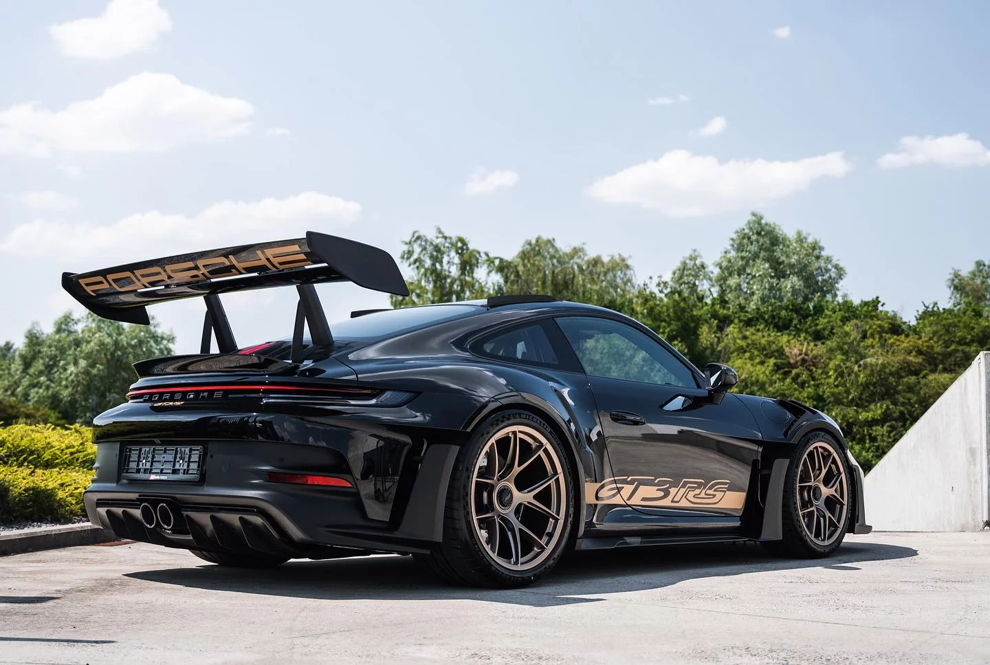 Black Porsche 911 GT3 RS