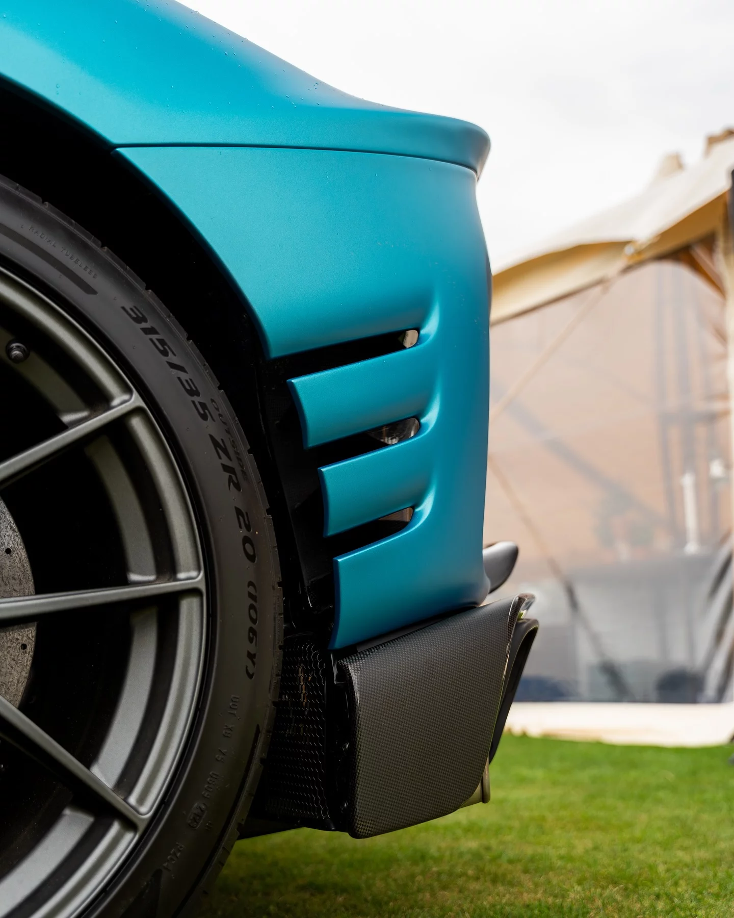 Verde Menthe Opaco Ferrari 812