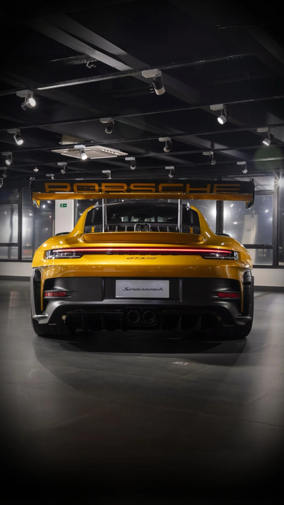 Explosive Gold Chromaflair Porsche 911 GT3 RS
