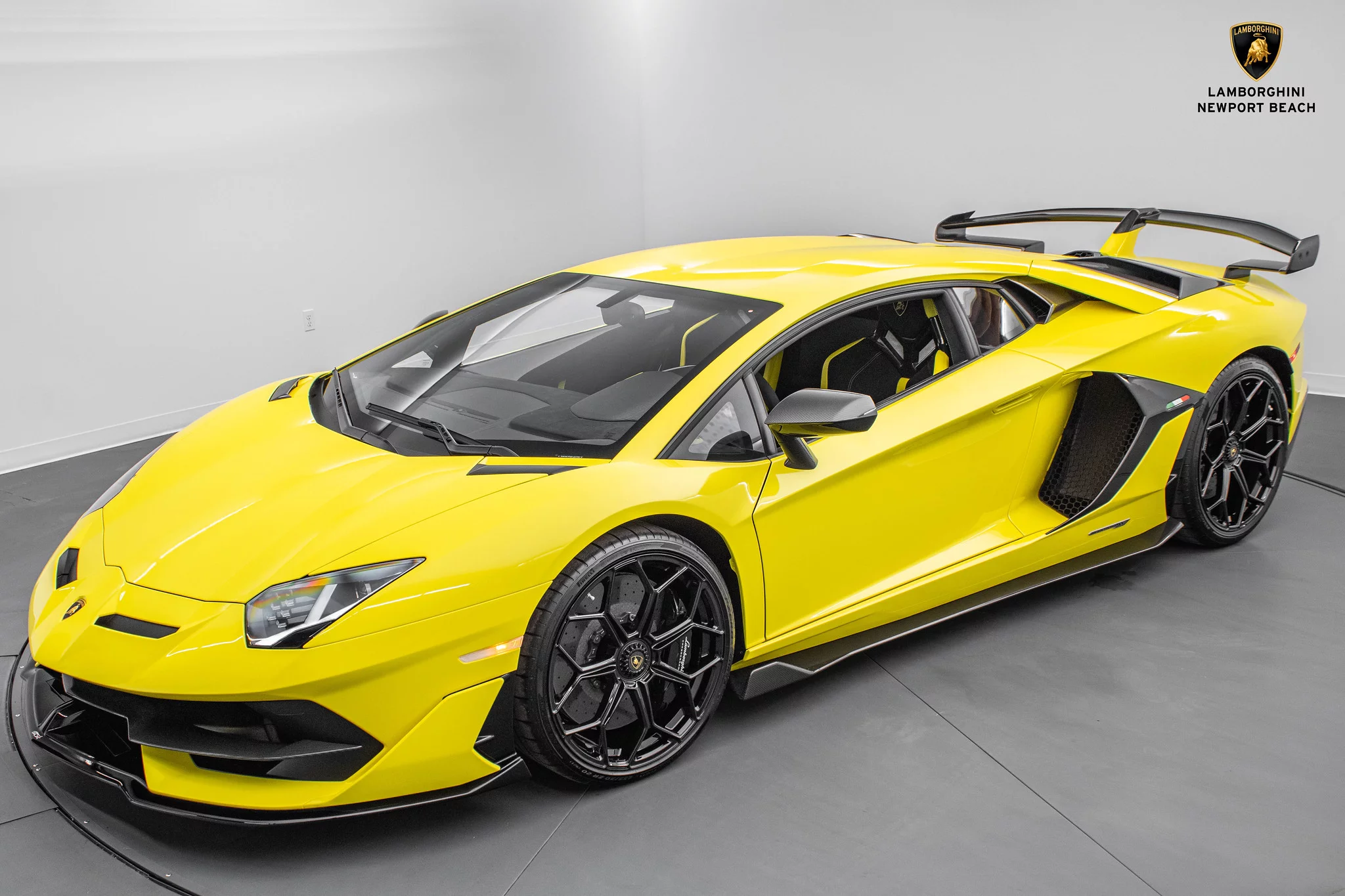 Giallo Tenerife Lamborghini Aventador