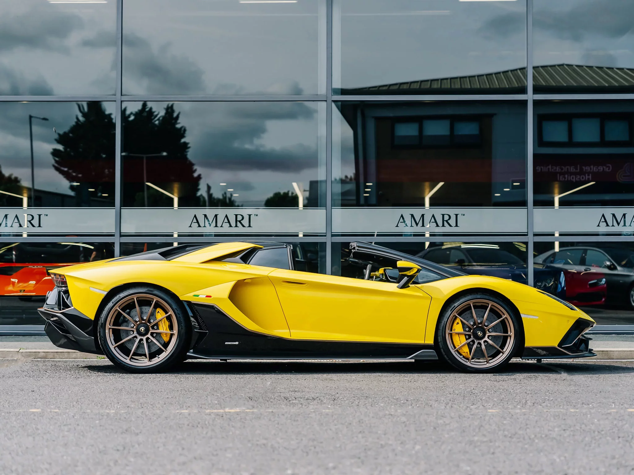 Giallo Spica Lamborghini Aventador