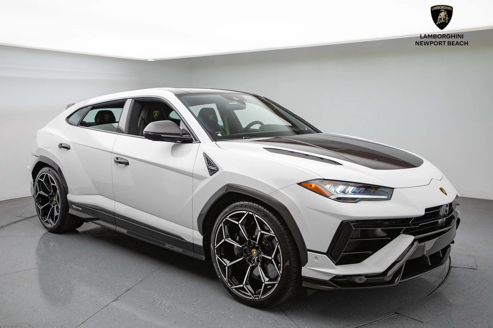 Bianco Monocerus Lamborghini Urus