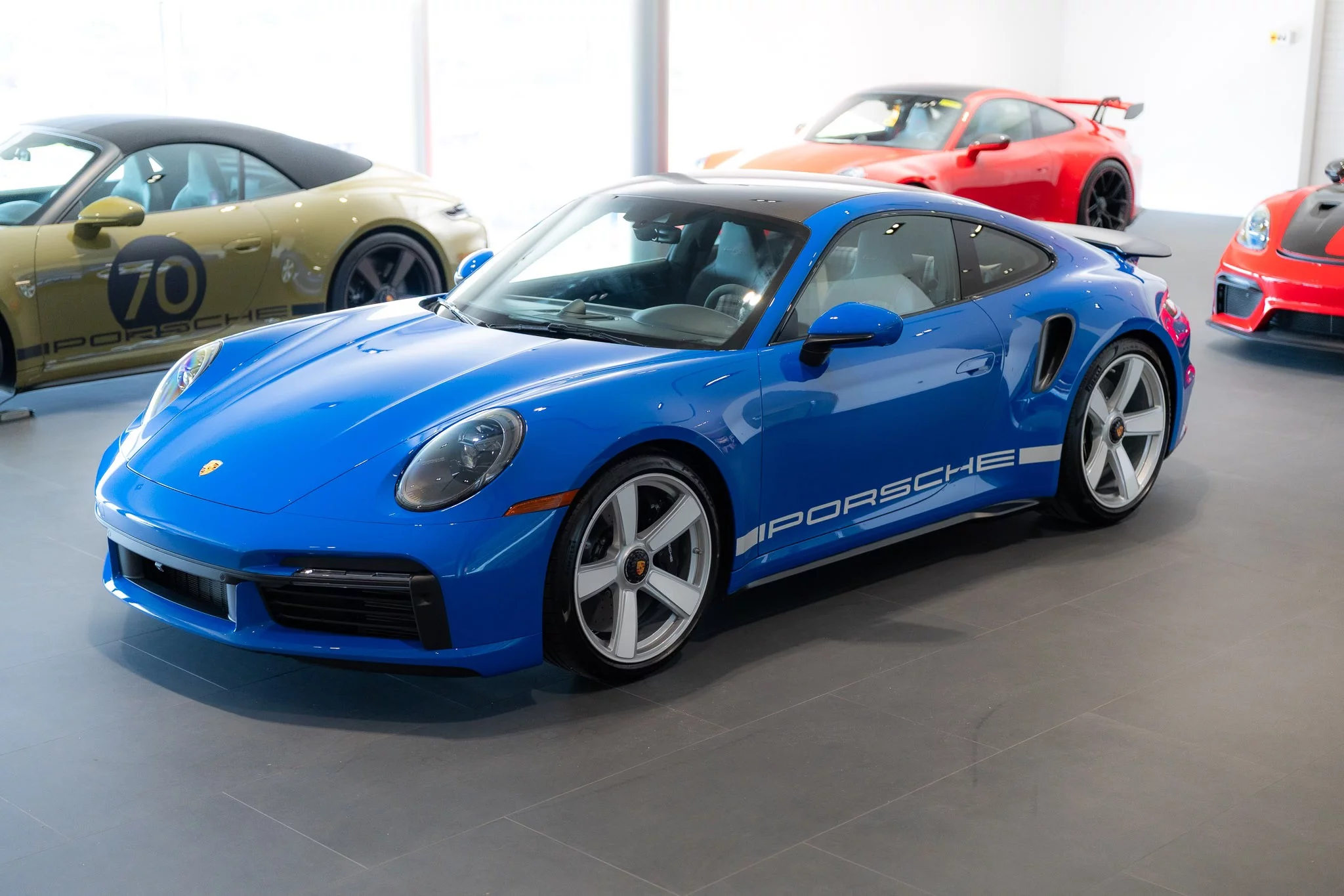 Club Blue Porsche 911 Turbo