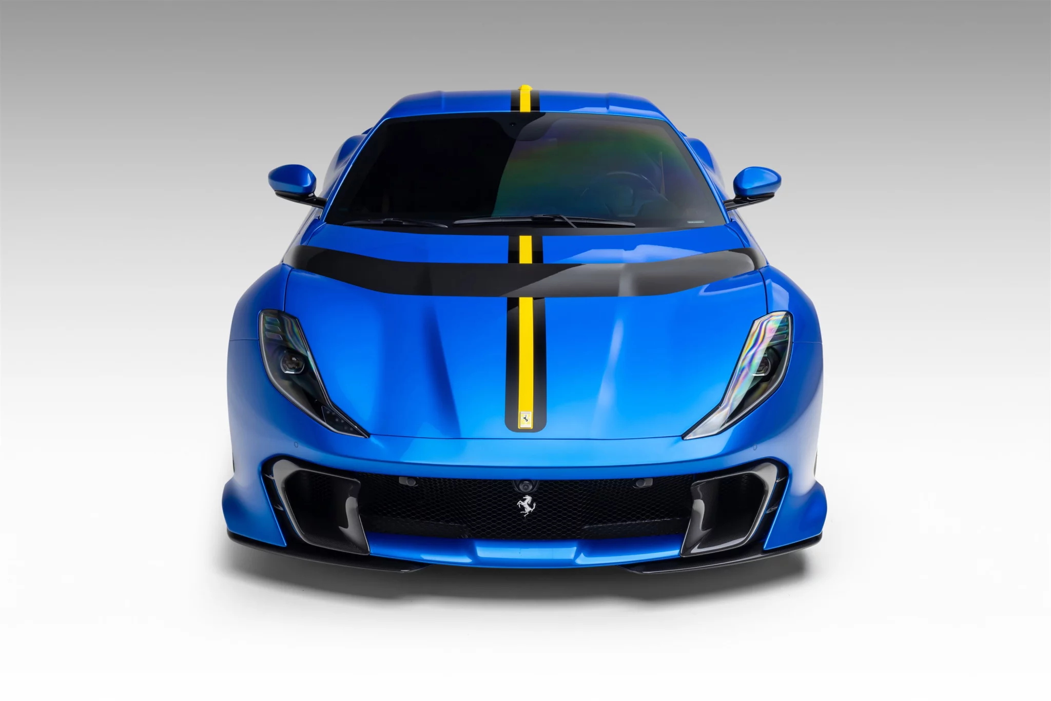 Azzurro Mica Ferrari 812