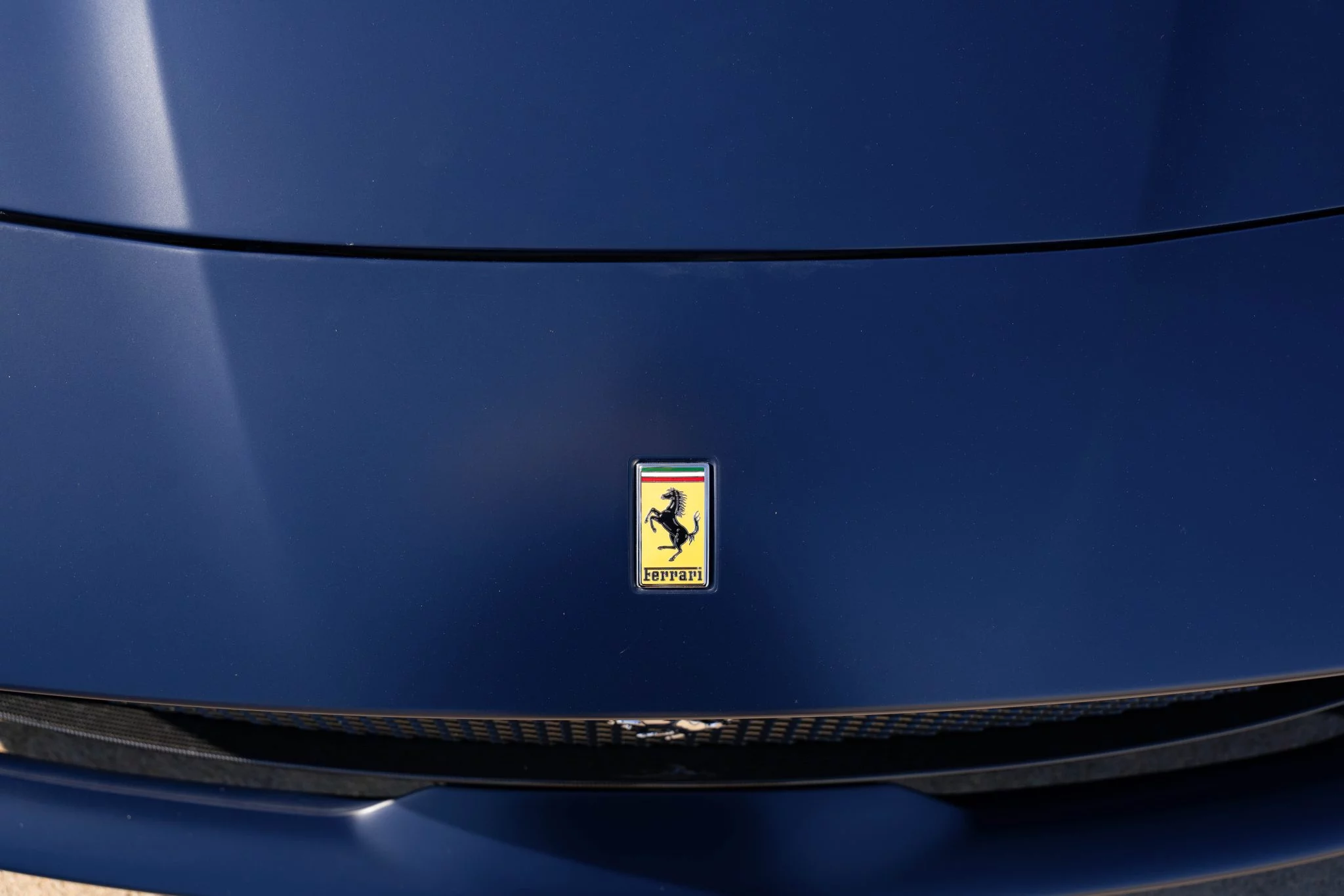 Blu Scozia Opaco Ferrari 812