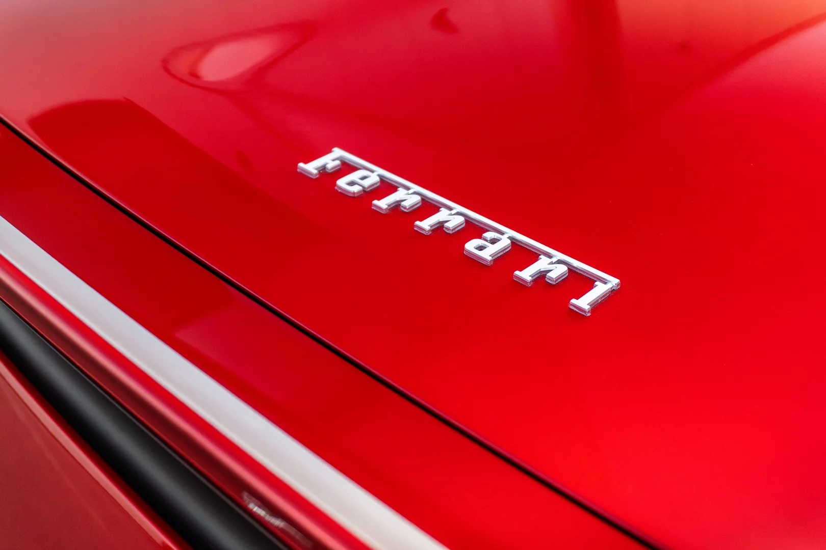 Rosso Magma Ferrari 812