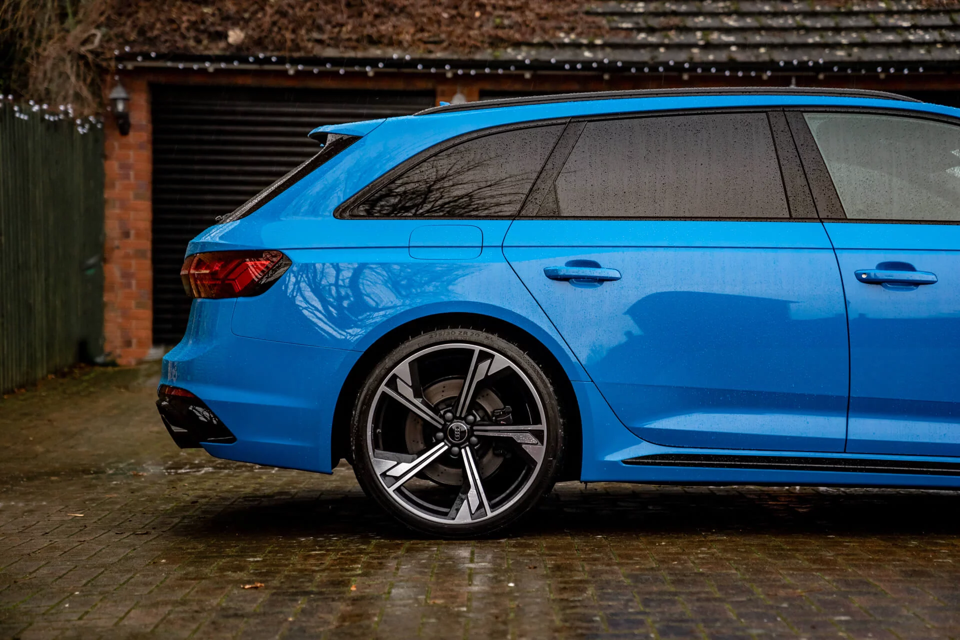 Turbo Blue Audi RS4 Avant