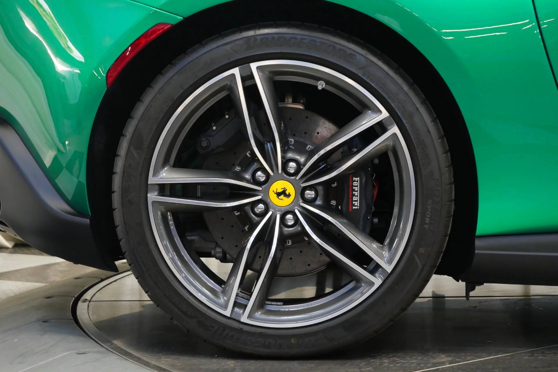 Verde Jewel Ferrari Roma