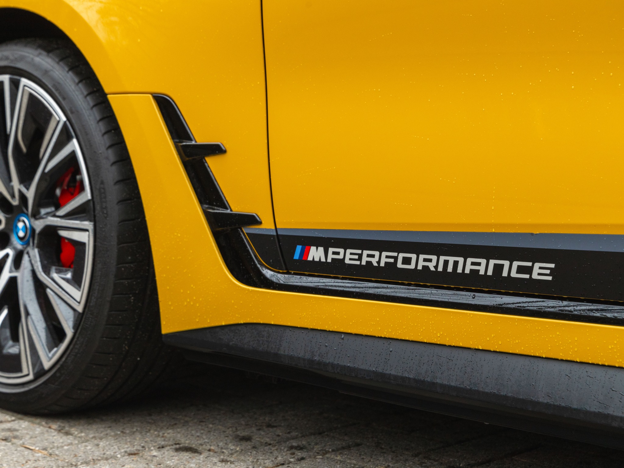 Speed Yellow - BMW i4 (G26) - carpaints.co