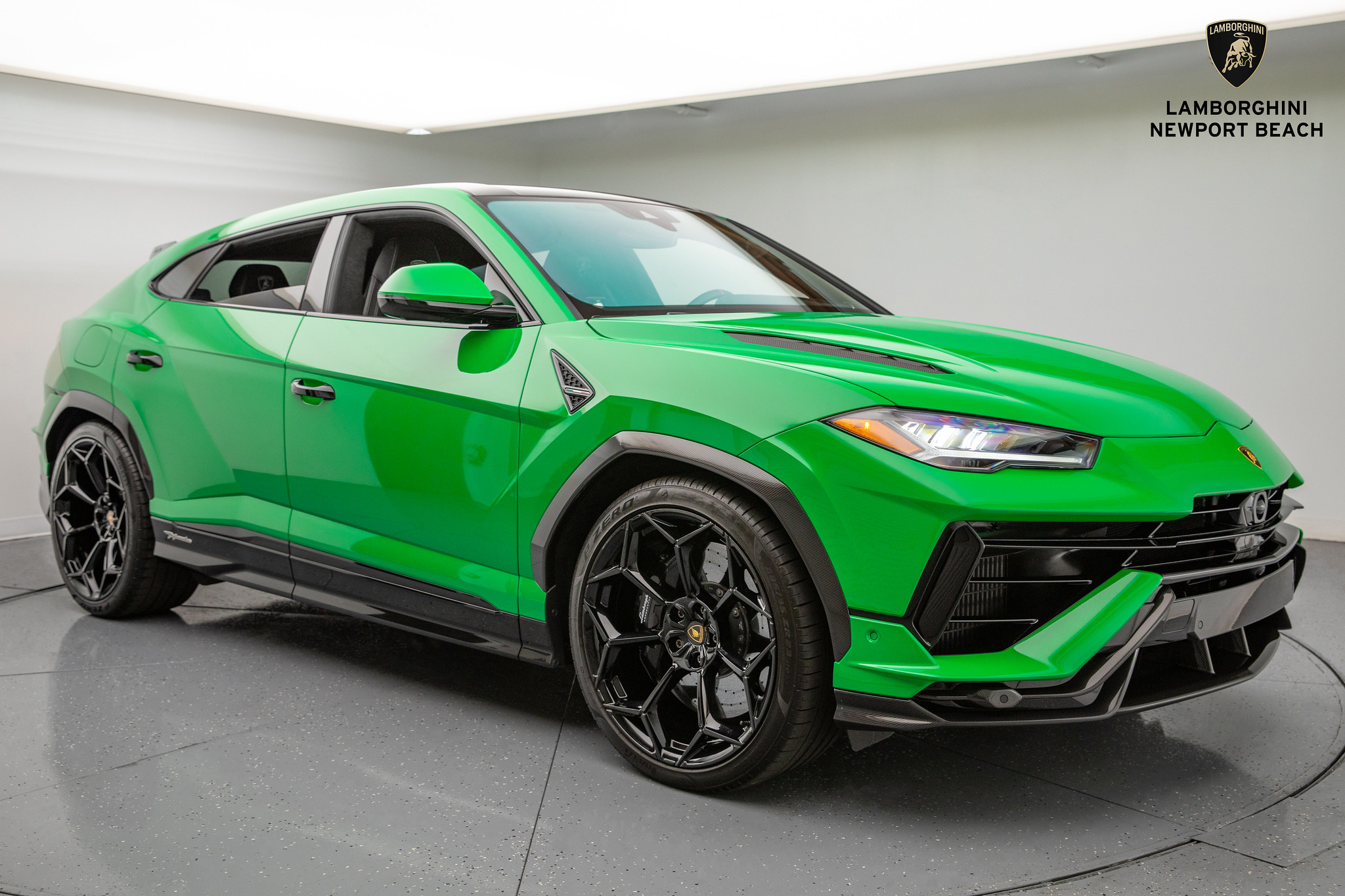 Lamborghini Urus SE Bianco Sapphirus (LookSmart) 1:43