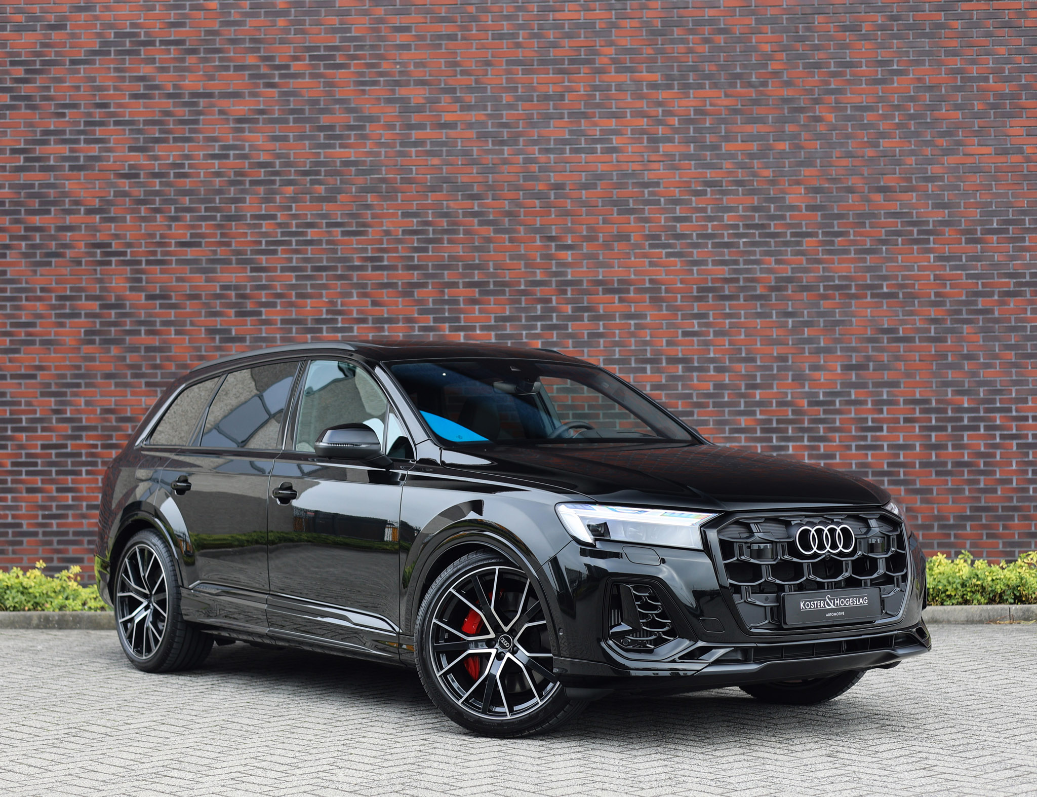 Mythos Black - Audi Q7 (4M) - carpaints.co